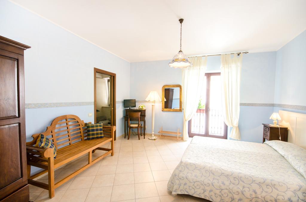 B&B Iris Laterza Room photo